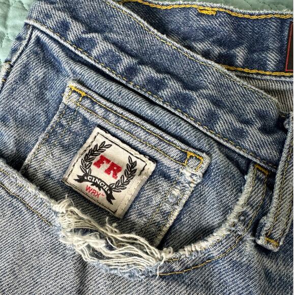 Cinch WRX Flame Resistant Jeans Thrashed Medium Wash 31x31 - Picture 3 of 12